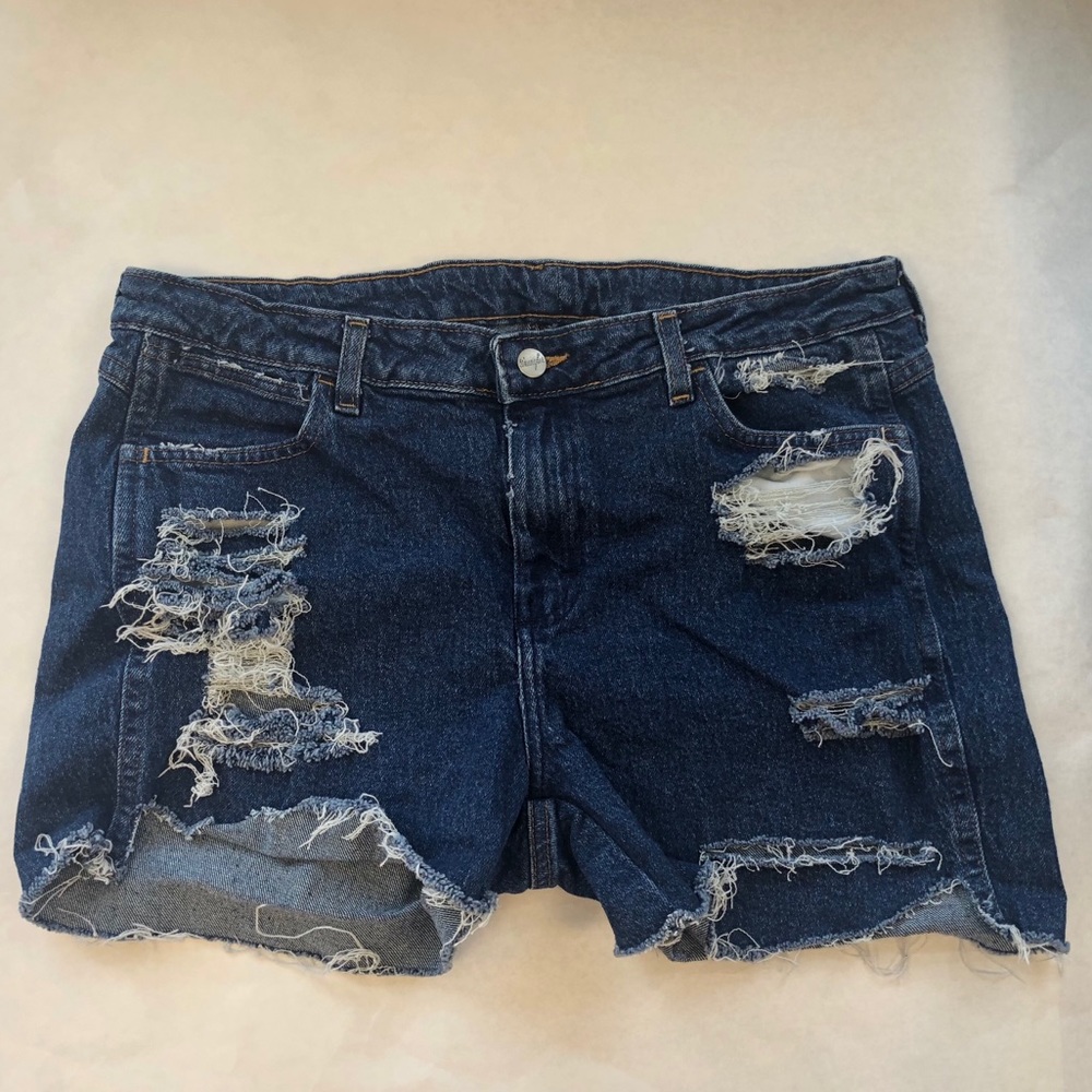 Wrangler distressed shorts